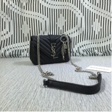 YSL Kleine Umschlagtasche mit Kette Ziegenleder Schwarz 18cm