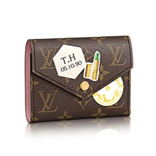 Louis Vuitton P00182 Victorine Geldbörse My World Tour Monogram Canvas